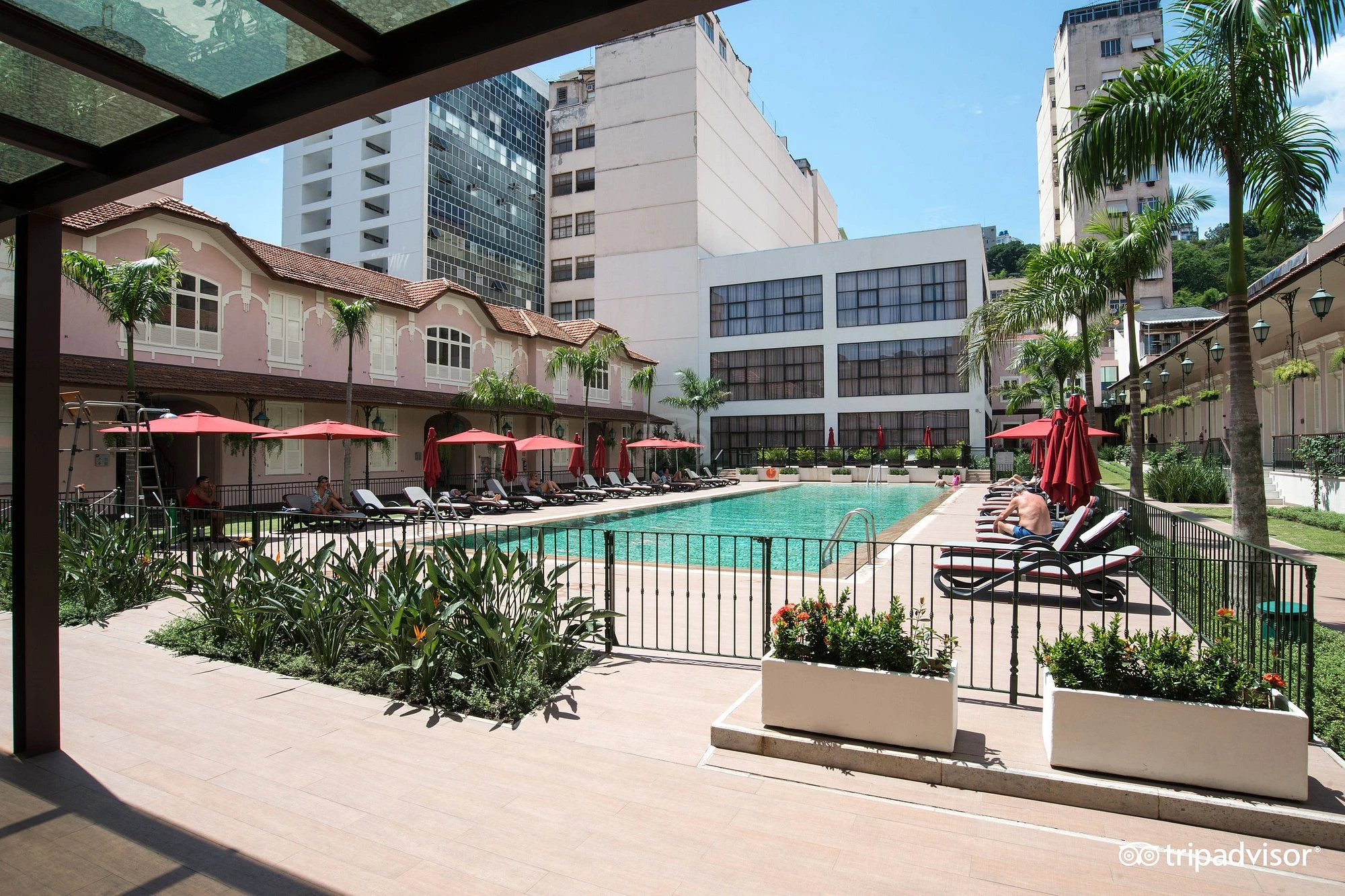 Day Use in Lapa - Pool & View of the Arches - Image